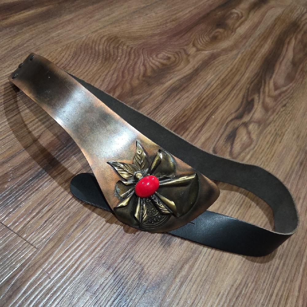 Elegant Bronze and Red Women's Belt